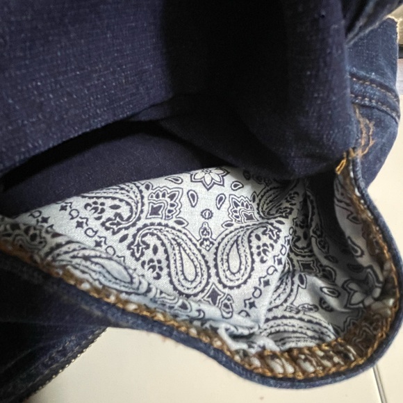 Classic Blue Denim Jacket for Women - Picture 10 of 11